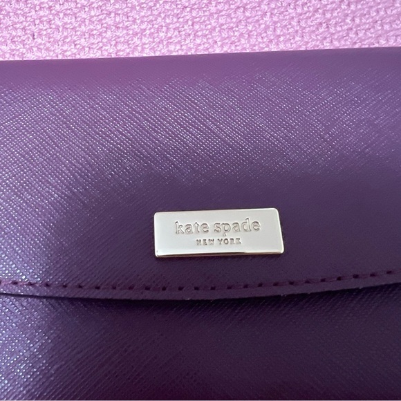 Kate Spade Laurel Way iPhone Wristlet Wallet, NWOT - Picture 4 of 10